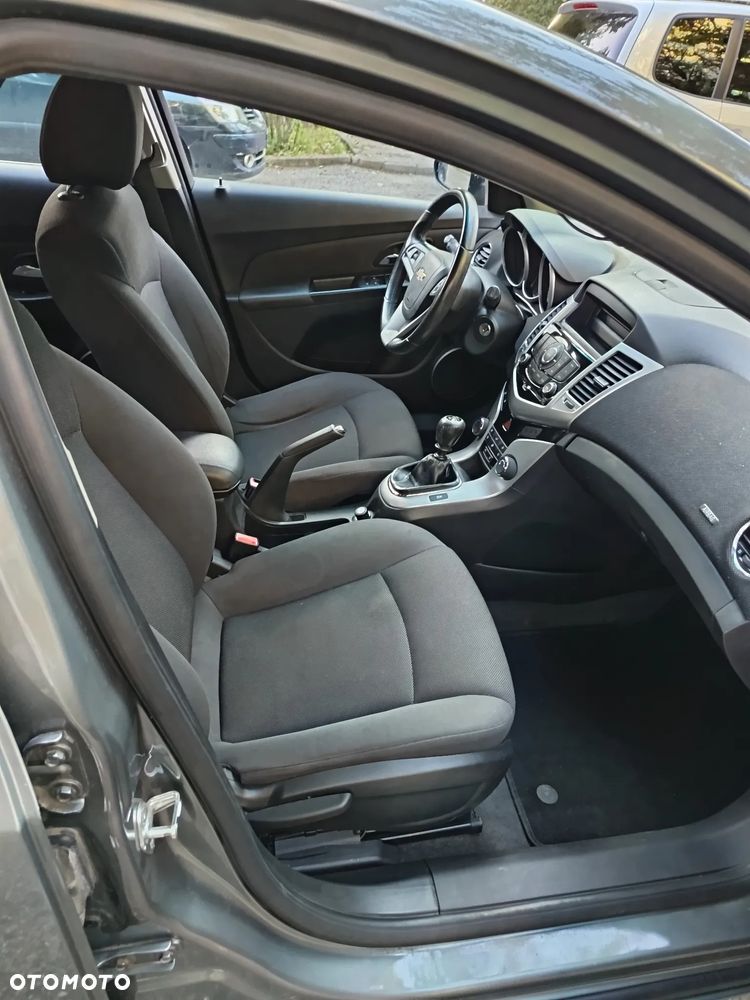 Chevrolet Cruze 1.6 LT+ - 9
