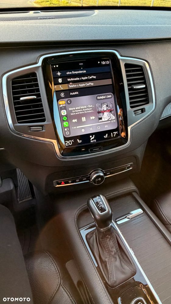 Volvo XC 90 T6 AWD Geartronic Momentum - 21