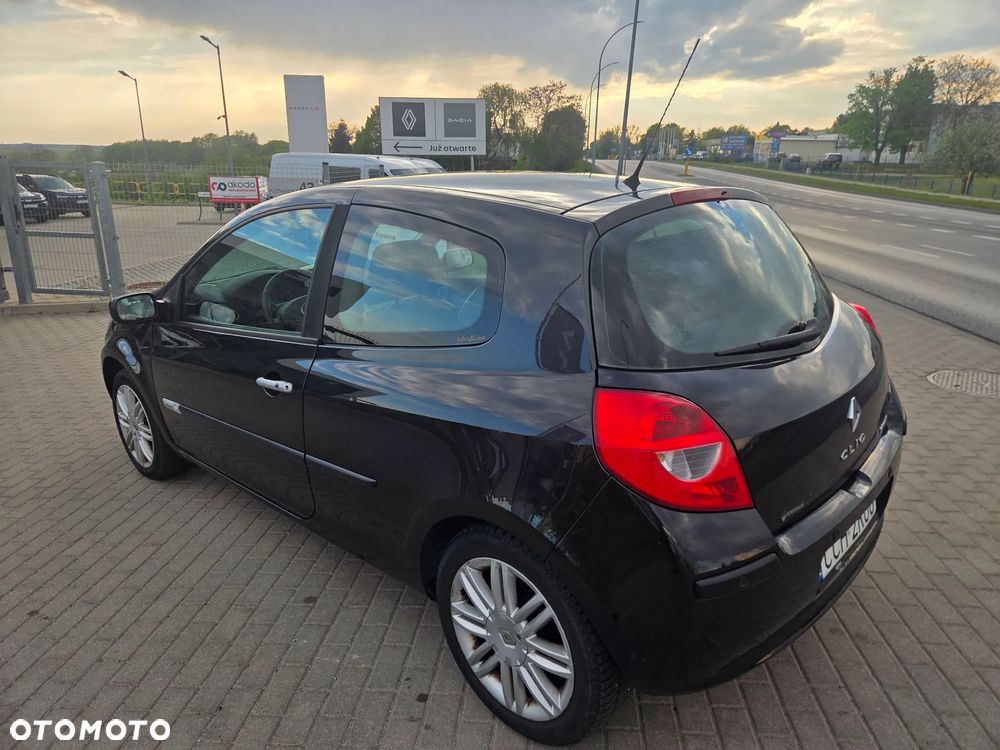Renault Clio - 6