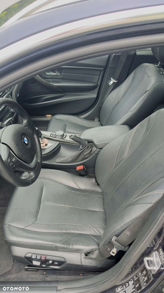 BMW Seria 3 330d xDrive Edition Luxury Line Purity - 15