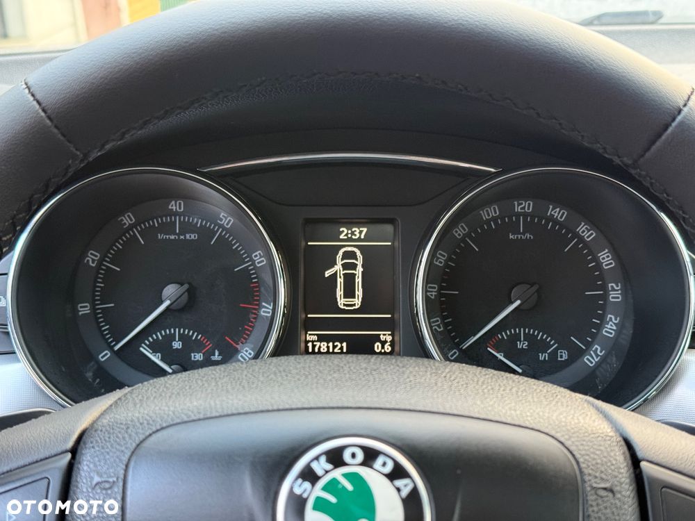 Skoda Superb 3.6 V6 4x4 DSG Ambition - 19