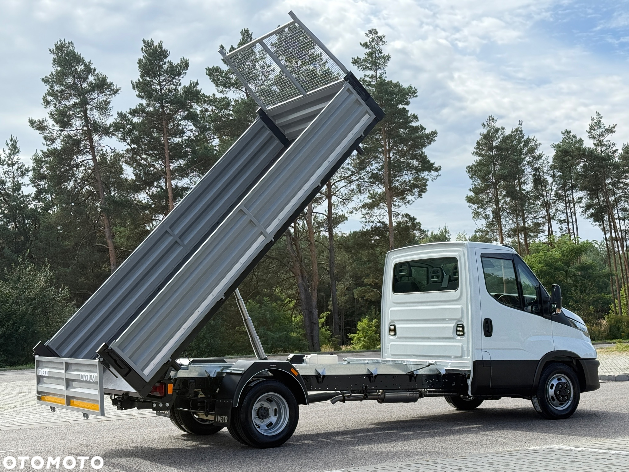 Iveco DAILY 35-180 3.0 HPI 180KM WYWROTKA 3-stronna ! 78 tyś km! Resor +Poduszka! HAK!!! - 24