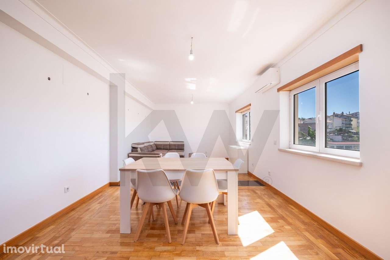 Apartamento T4  – Garagem e Churrasqueira - Alto dos Barreiros, Santa - Grande imagem: 3/30