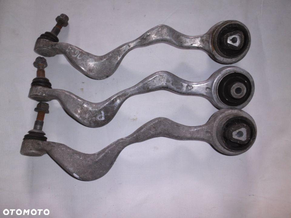 WAHACZ PRAWY PRZÓD E90 E91 E81 E87 POSIADAM 3 SZT - 1