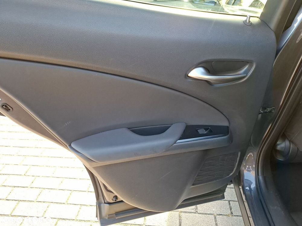 Lexus UX 250h GPF Business 2WD - 15