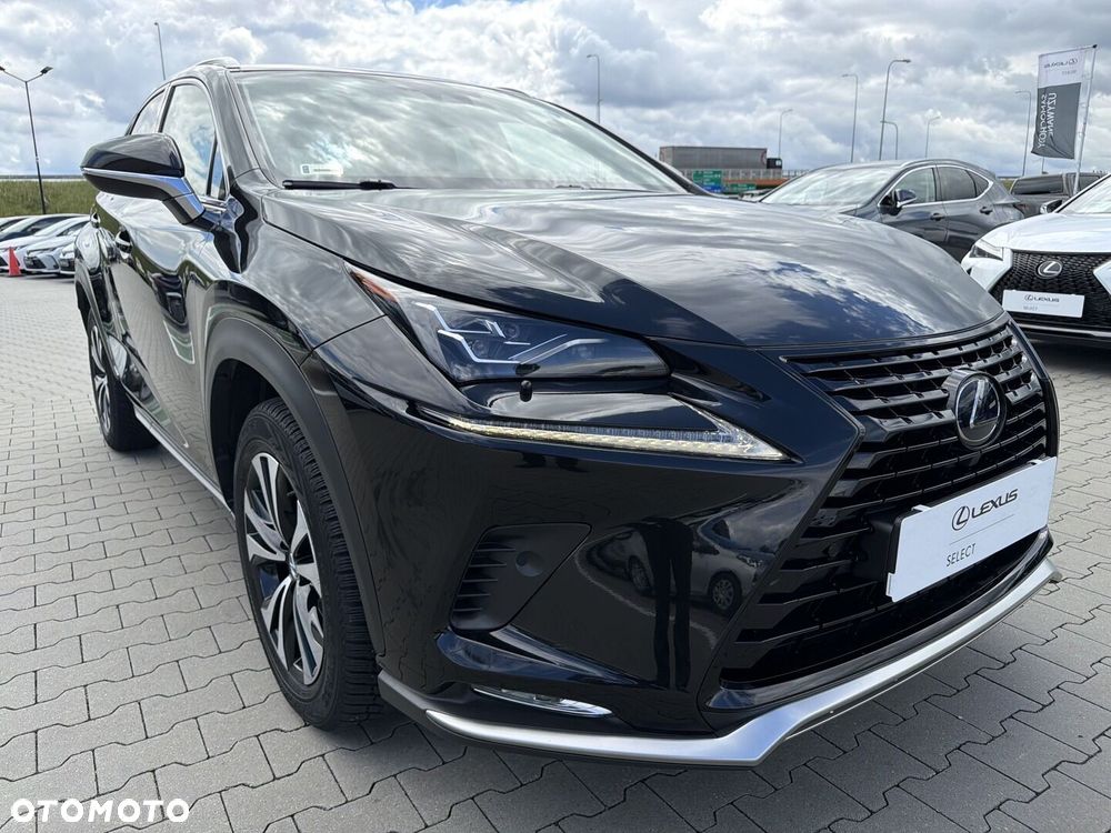 Lexus NX 300h F Impression AWD - 29
