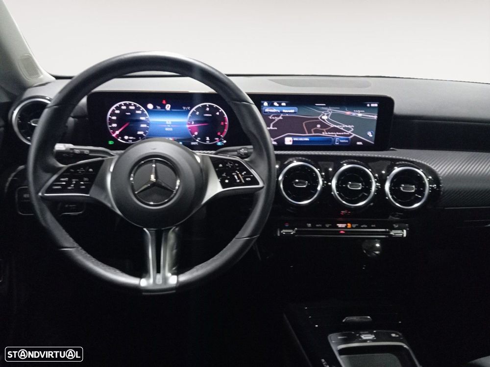 Mercedes-Benz CLA 180 d Shooting Brake AMG Line Aut. - 11