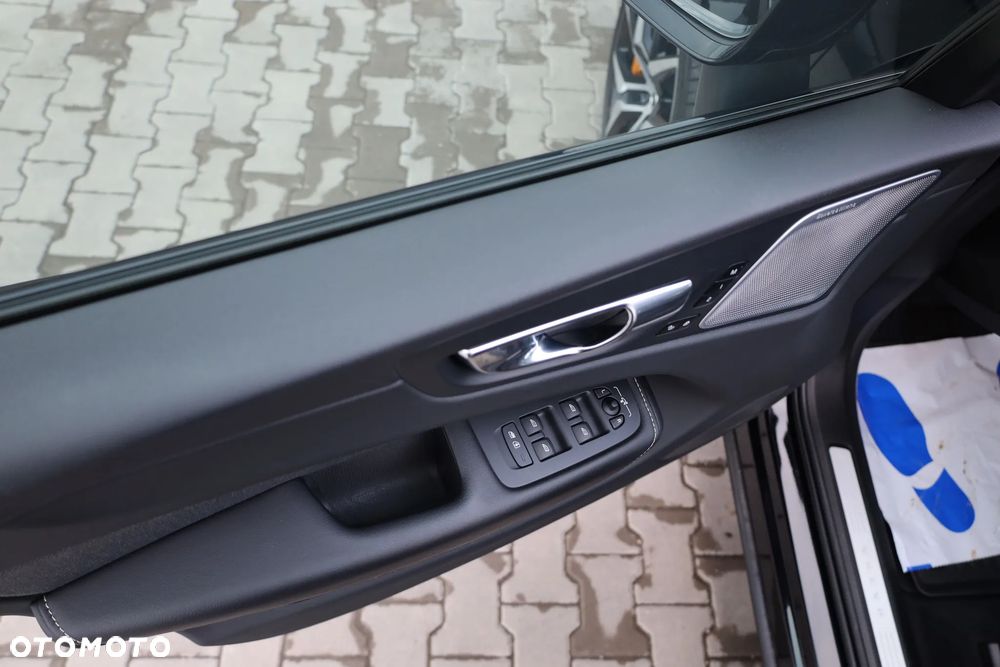 Volvo XC 60 T8 AWD Polestar Engineered - 14