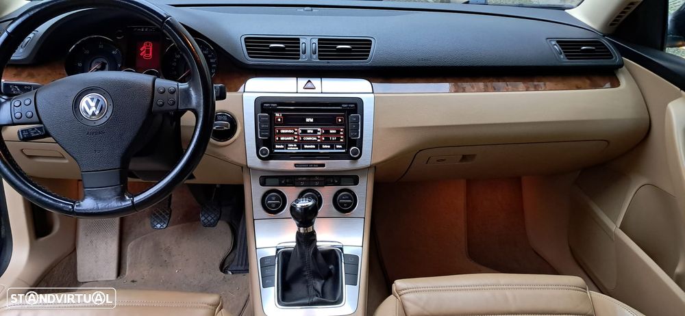 VW Passat Variant 2.0 TDi Sportline - 17