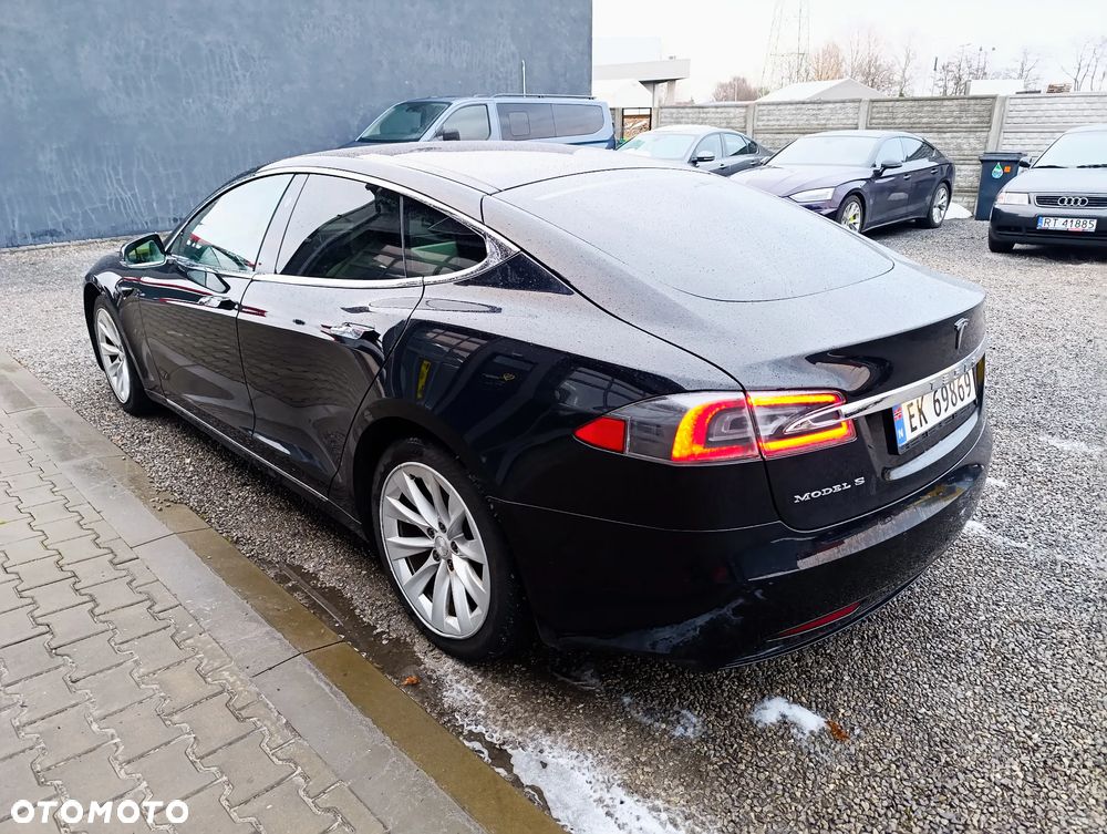Tesla Model S - 20
