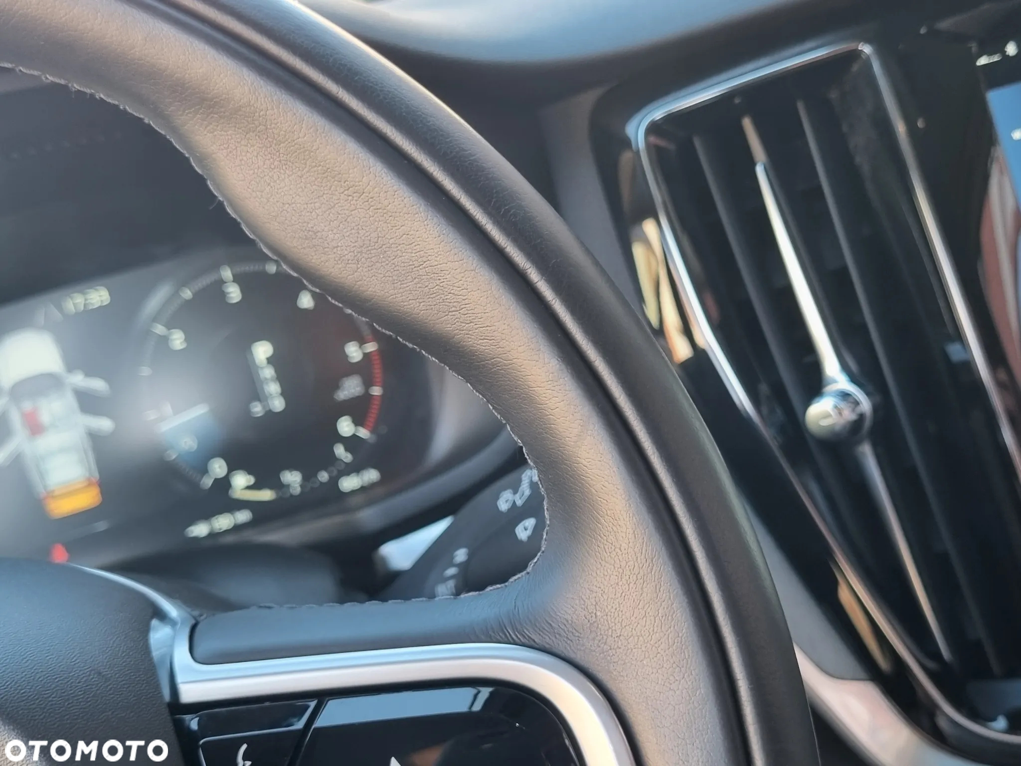 Volvo V60 D4 Inscription - 35