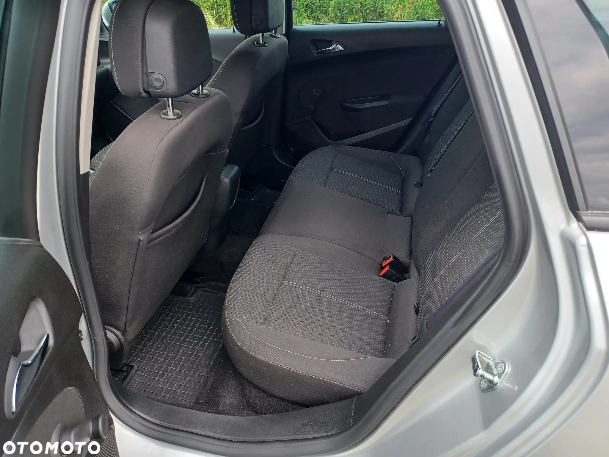 Opel Astra IV 1.6 CDTI Cosmo - 10