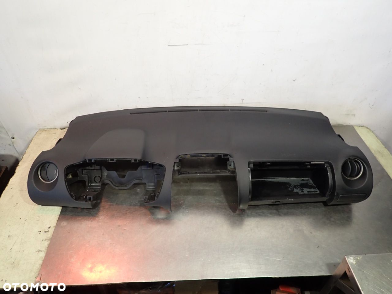 DESKA ROZDZIELCZA TOYOTA URBAN CRUISER 55302-52080 - 2