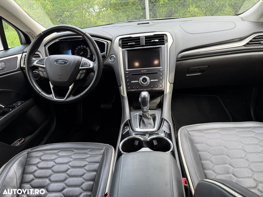 Ford Mondeo 2.0 HEV Vignale - 25