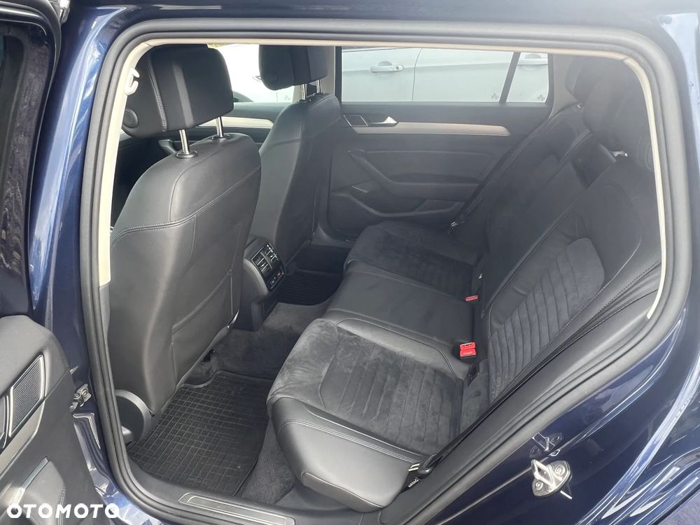 Volkswagen Passat Variant 2.0 TDI SCR DSG BlueMotion Highline - 24