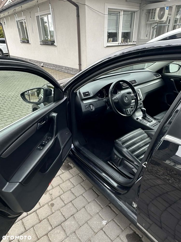 Volkswagen Passat 2.0 TDI 4Motion DSG BlueMotion Tech R-Line - 12