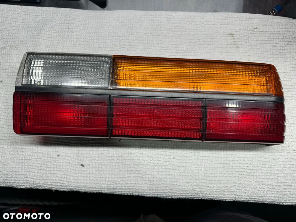 Audi B2 typ 81 lampa tył tylna prawa - 1