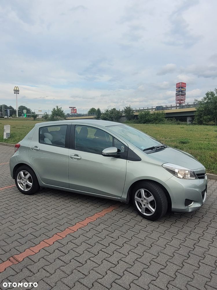 Toyota Yaris 1.33 Premium - 3