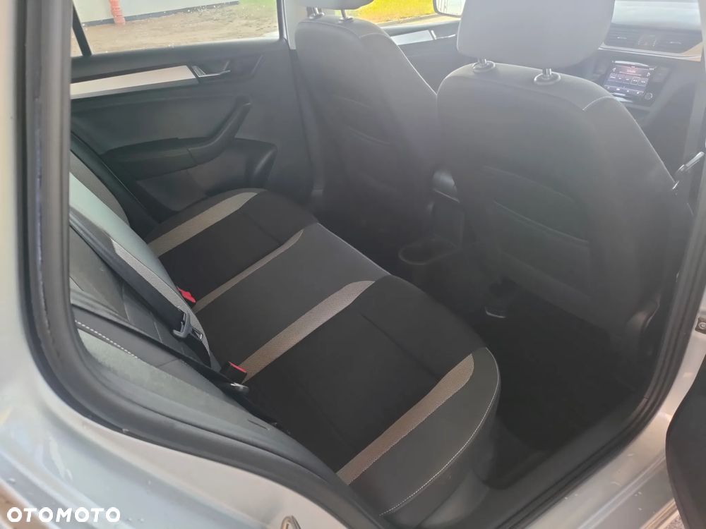 Skoda RAPID Spb 1.0 TSI Ambition - 5