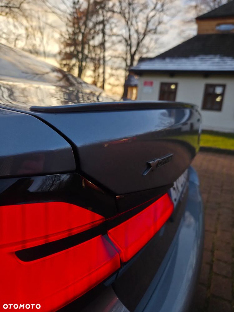 BMW Seria 5 M550i xDrive - 13