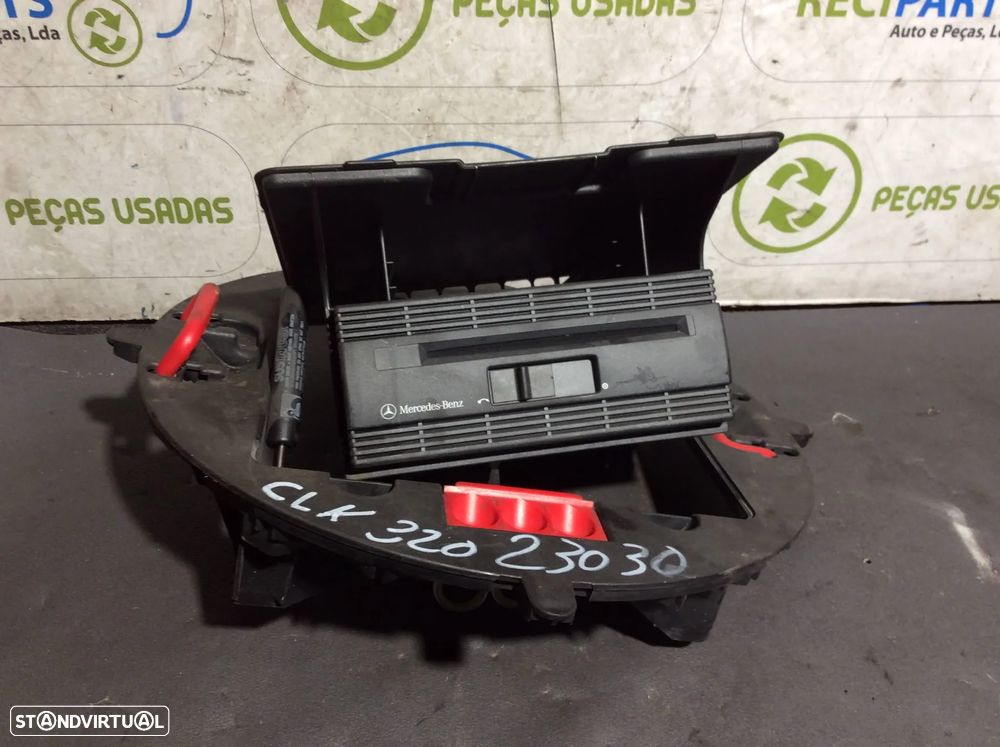 Leitor GPS Mercedes CLK - 1