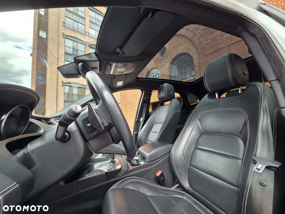 Jaguar E-Pace 2.0 i4D AWD R-Dynamic SE - 10
