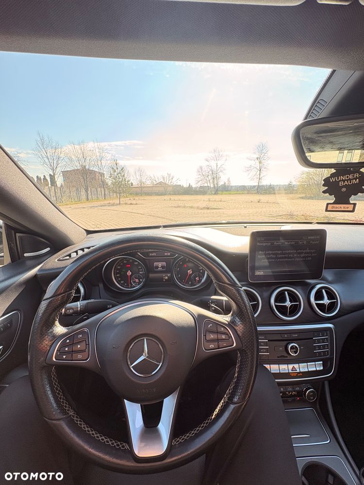 Mercedes-Benz CLA 250 4Matic 7G-DCT - 18