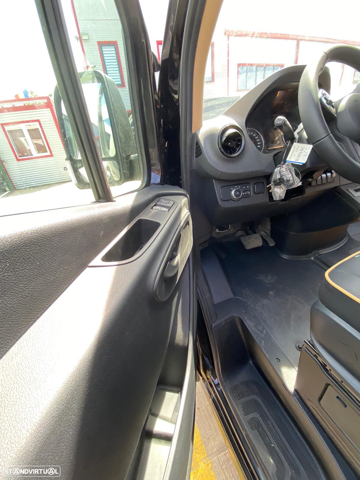 Mercedes Benz Sprinter 519 - 36