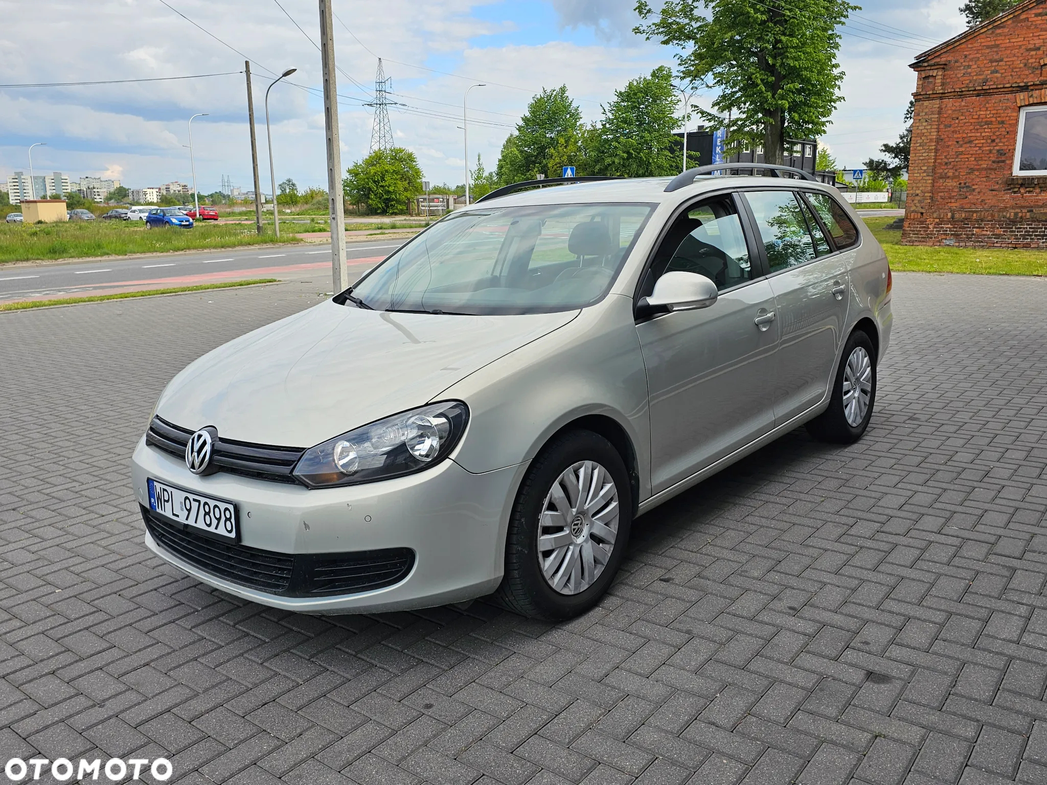 Volkswagen Golf VI 1.6 TDI Comfortline - 23