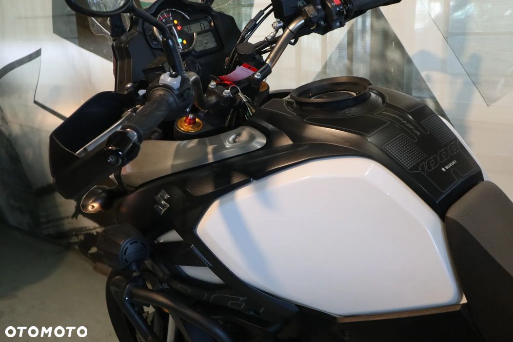 Suzuki V-STROM - 7