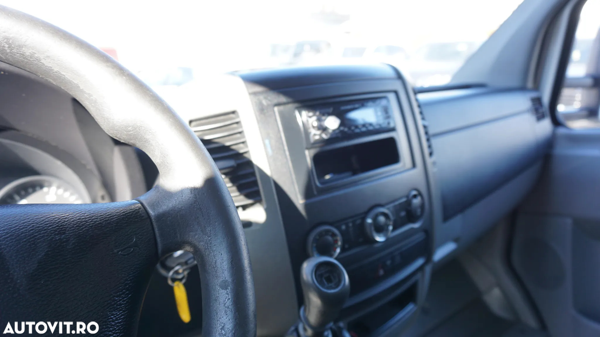 Mercedes-Benz Sprinter - 13