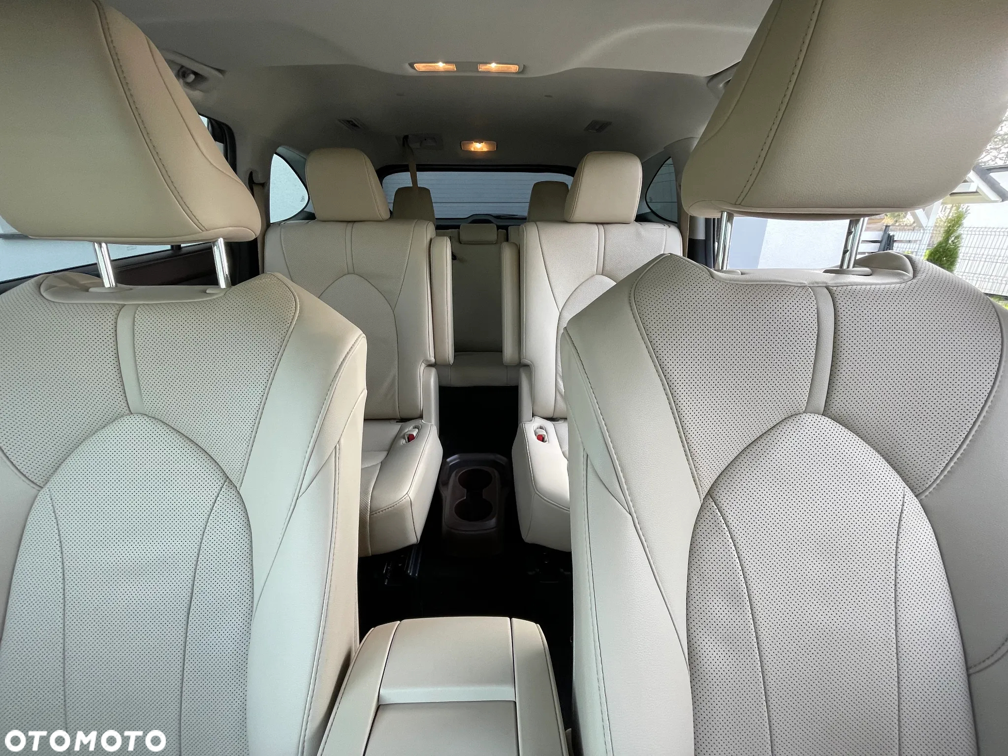 Toyota Highlander 2.5 Hybrid Executive - 18