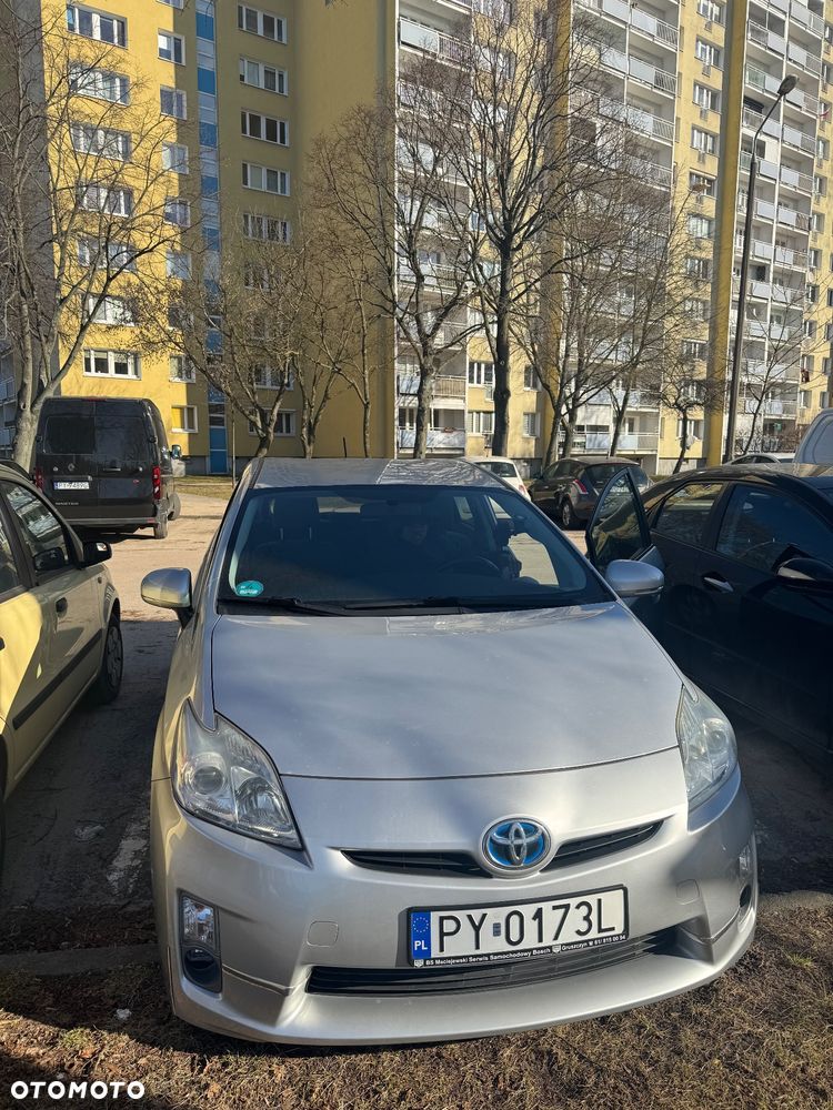 Toyota Prius (Hybrid) - 11