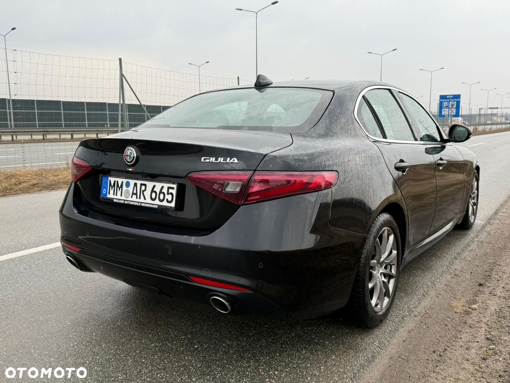 Alfa Romeo Giulia - 12