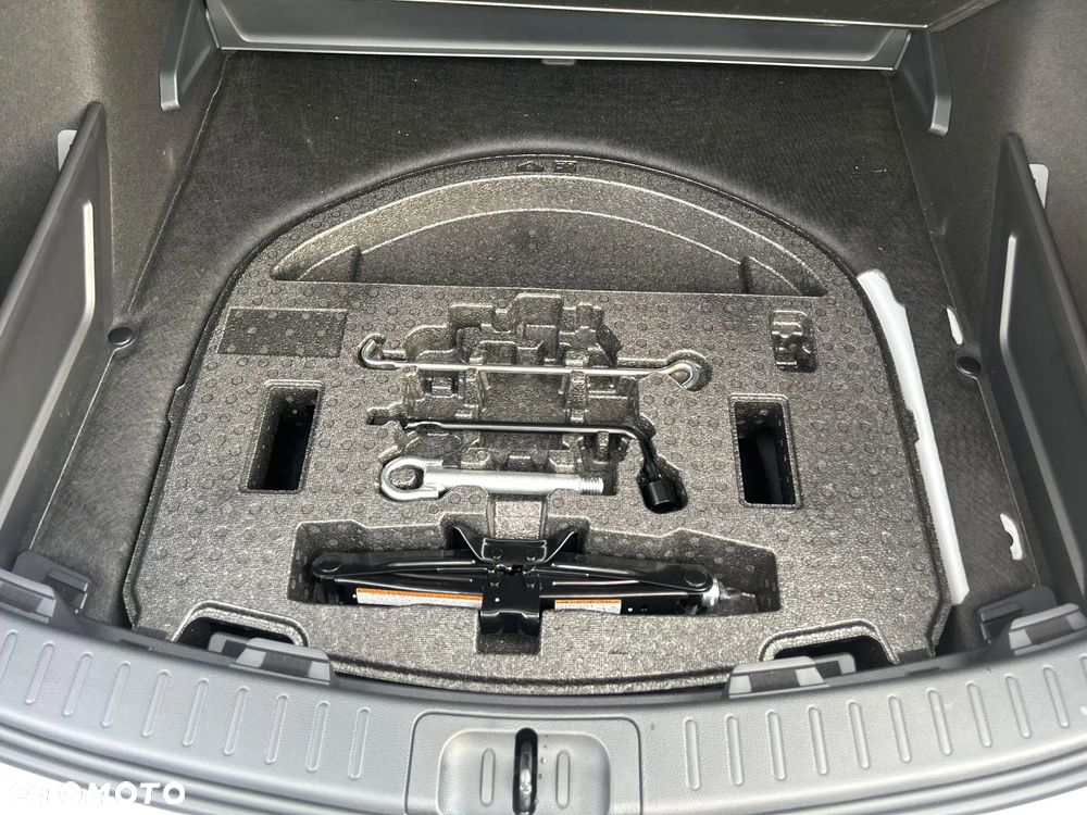 Toyota Corolla 1.8 Hybrid Comfort - 13