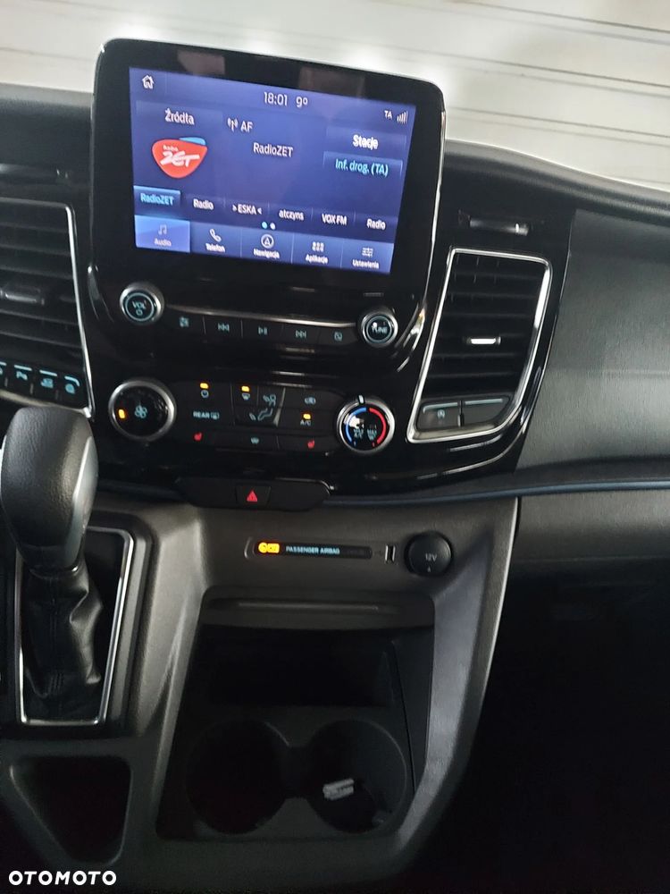 Ford Tourneo Custom - 8