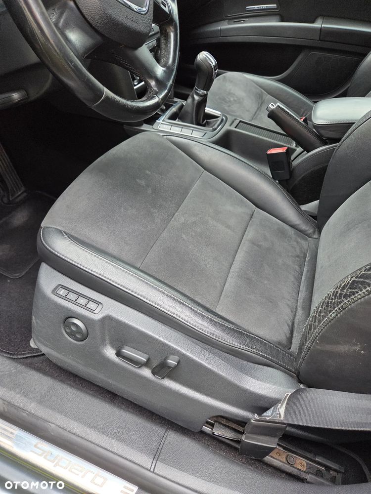 Skoda Superb 2.0 TDI 4x4 Platinum - 11