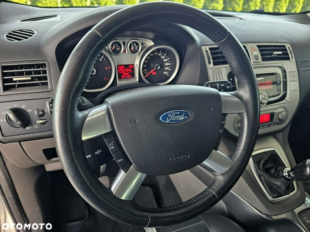 Ford Kuga - 10