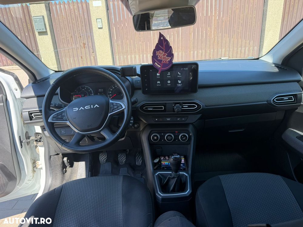 Dacia Logan TCe 90 MT6 Journey - 4