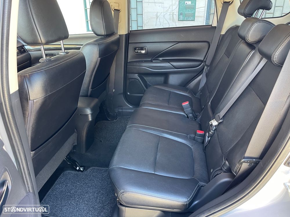 Mitsubishi Outlander 2.2 DI-D Intense+ - 12