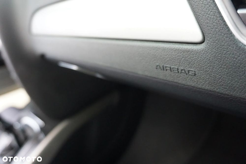 Audi A4 Avant 2.0 TDI DPF Ambiente - 23