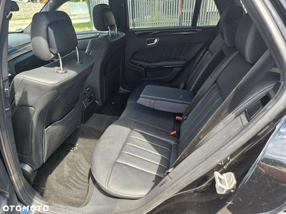 Mercedes-Benz Klasa E 220 BlueTEC 4Matic 7G-TRONIC - 9