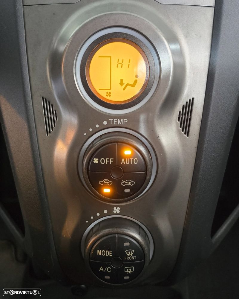 Toyota Yaris 1.4 D-4D AC - 2