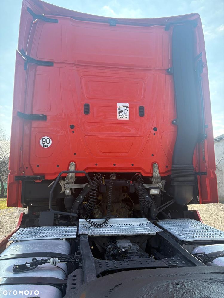 Mercedes-Benz Actros - 12