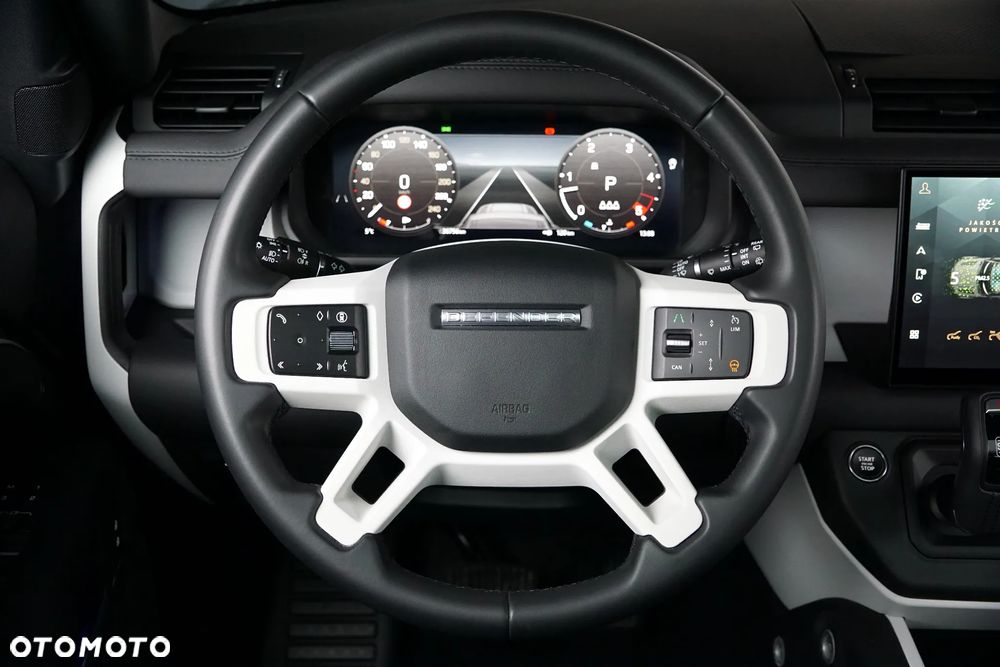 Land Rover Defender 110 D250 X-Dynamic SE - 38