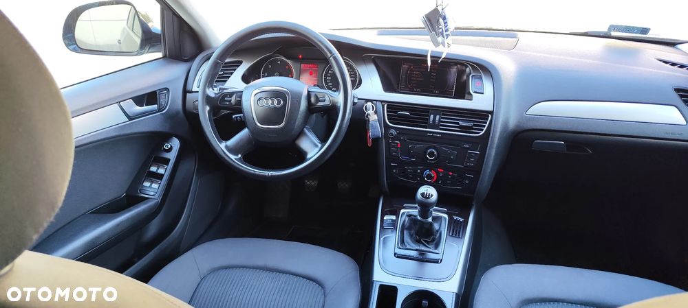 Audi A4 Avant 2.0 TDI - 33