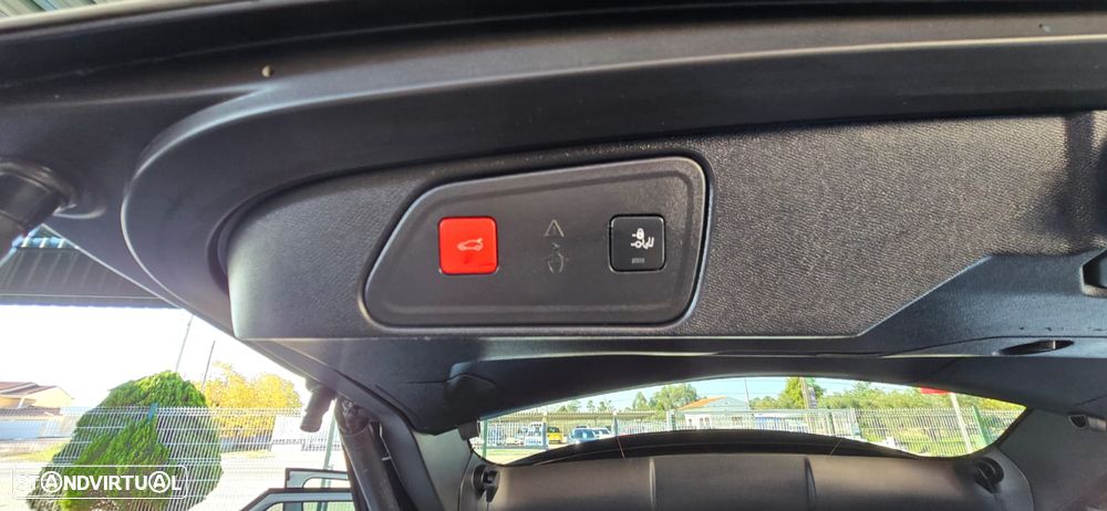 Peugeot 3008 Plug-In Hybrid 225 e-EAT8 Allure Pack - 29