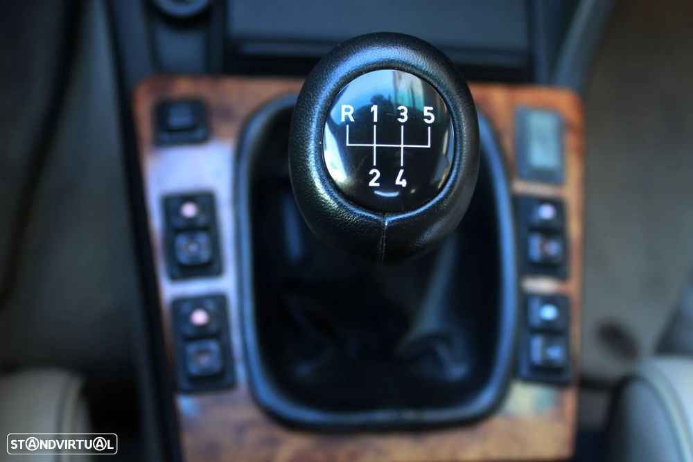 BMW 325 i Touring - 37