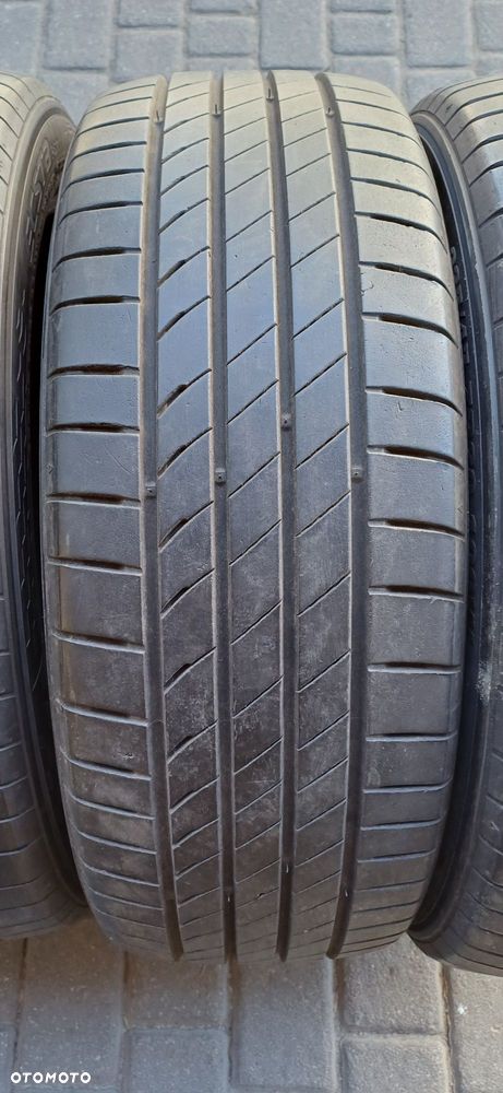 235/45R20 100W KUMHO , komplet opon letnich. - 3