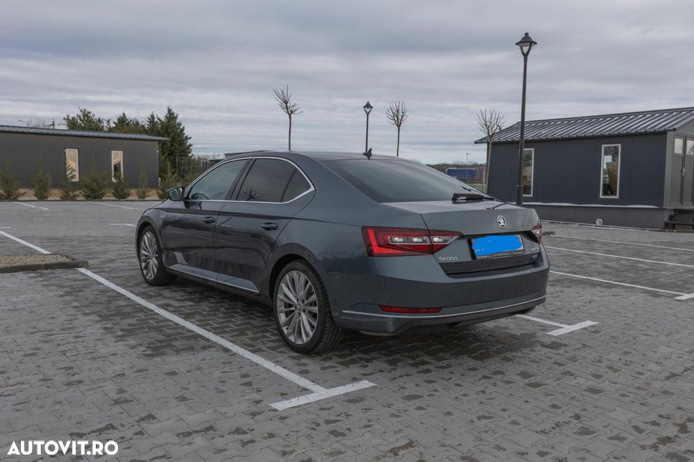 Skoda Superb 2.0 TDI 4X4 DSG L&K - 9